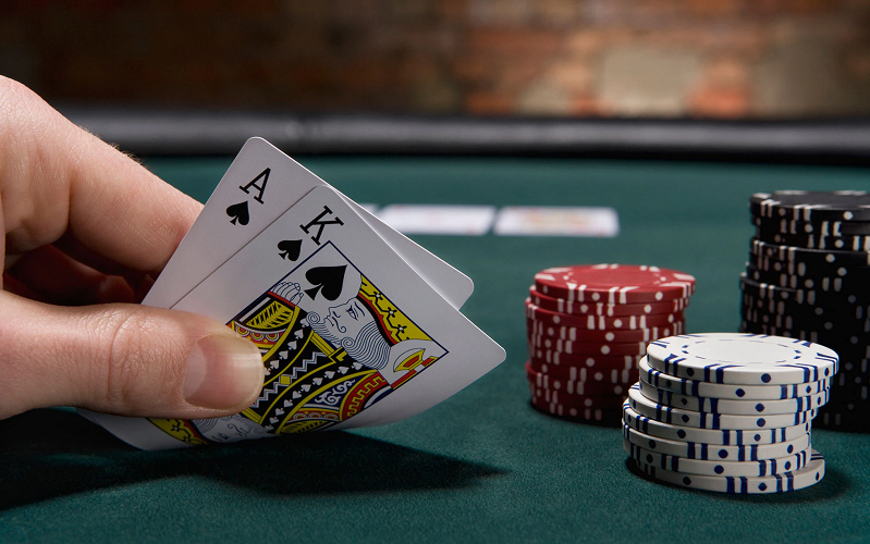 C - bet phụ thuộc vào bài của vòng Flop như thế nào?