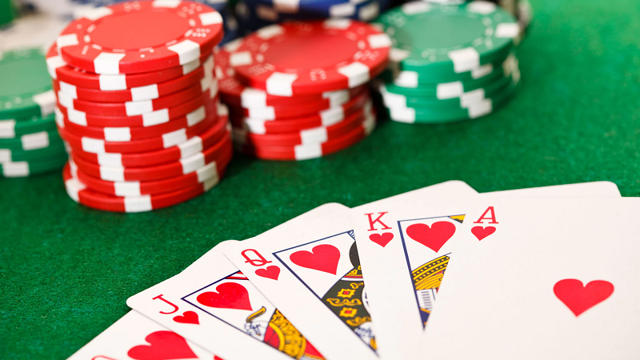 C - bet phụ thuộc vào cách chơi của đối thủ